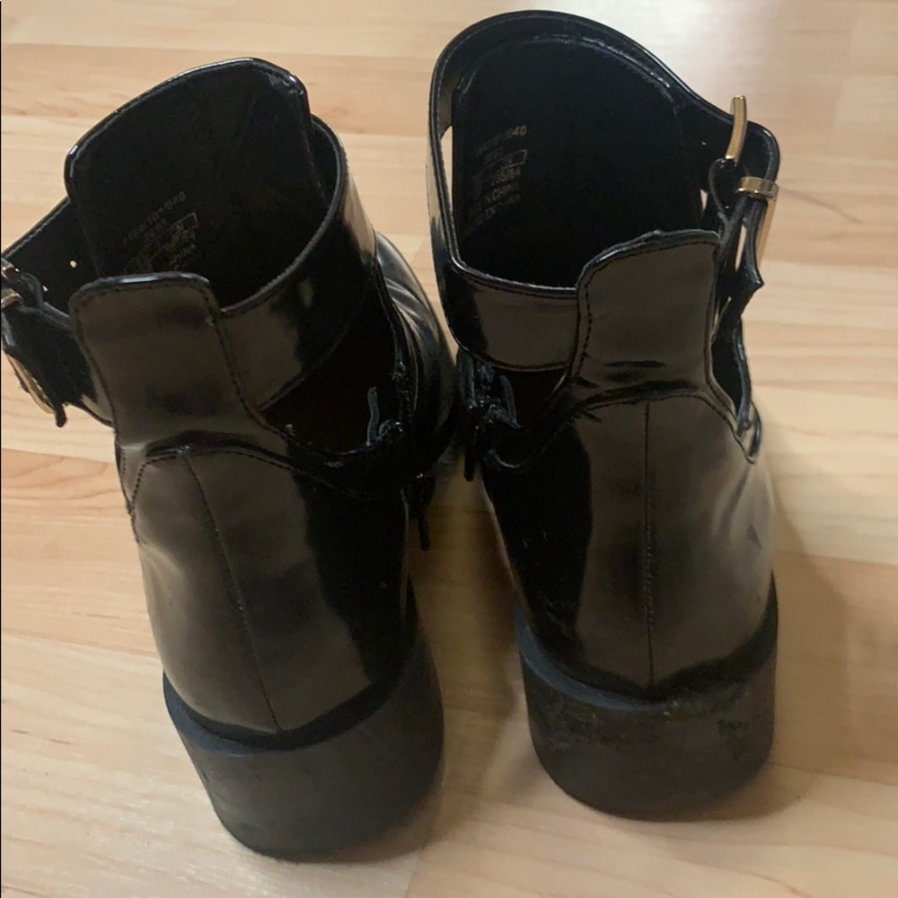 Shoes - Picture 3 of 7